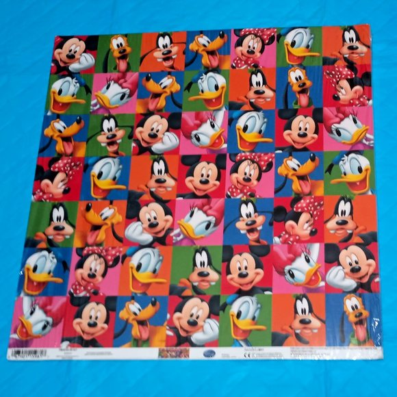 New - SandyLion's Mickey & Friends Portraits Pkg. of Scrapbook 12 X 12" Paper - Picture 1 of 6